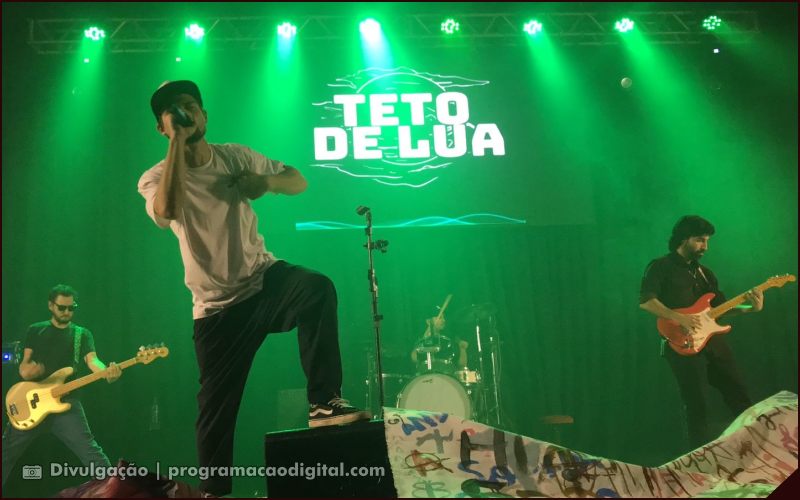 Banda Teto de Lua faz show de lançamento do álbum "Pelas Ruas e Porões" no Caos Bar em Porto Alegre