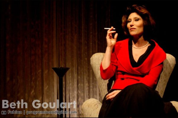 Simplesmente Eu, Clarice Lispector, com Beth Goulart, cumpre curta temporada no Teatro Sesiminas