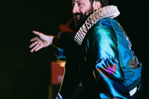Gregorio Duvivie apresenta “O céu da língua” de 17 a 19 de outubro, no Sesc Palladium em Belo Horizonte Gregorio Duvivie apresenta “O céu da língua” de 17 a 19 de outubro, no Sesc Palladium em Belo Horizonte
