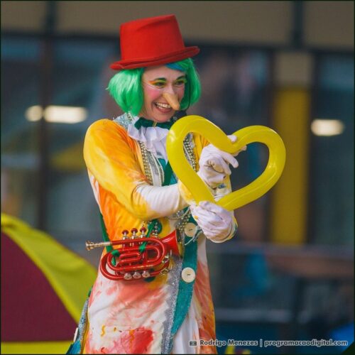 FEESTA! O Fantástico, Fabuloso e Espetacular Espetáculo da SrTA Ninow e Incríveis Convidados