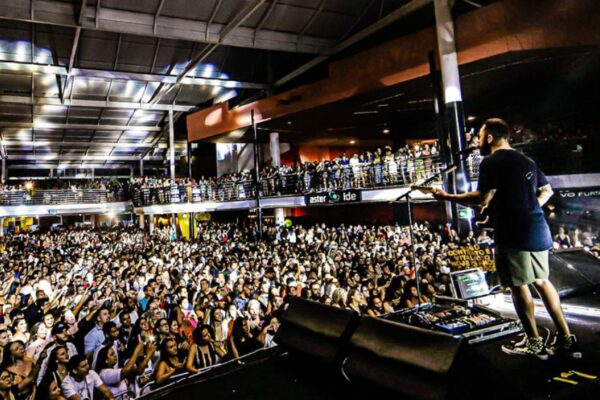 Programação Festival Verão 2026 no Multiplace Mais em Guarapari no litoral capixaba