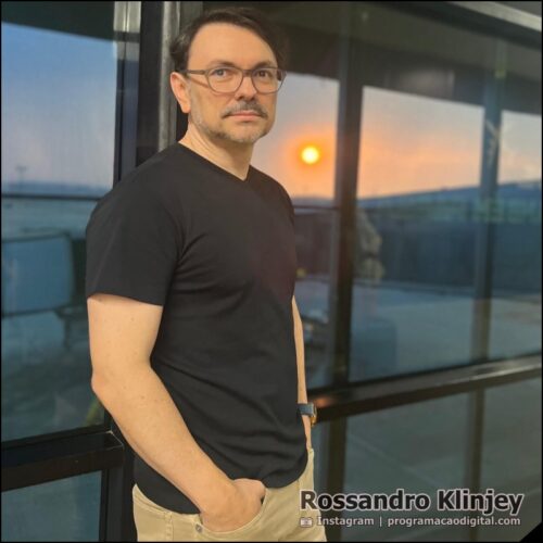 Rossandro Klinjey apresenta a palestra “As 5 Faces do Perdão” na PUC-RS em Porto Alegre