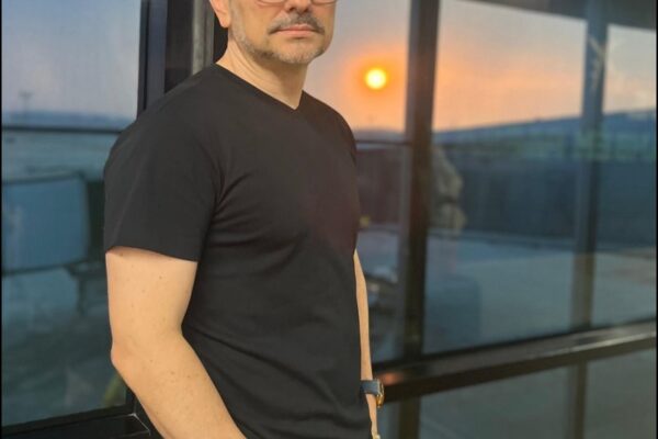 Rossandro Klinjey apresenta a palestra “As 5 Faces do Perdão” na PUC-RS em Porto Alegre