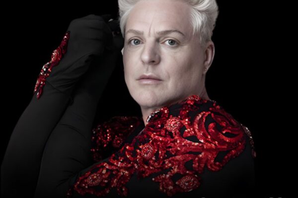 Show Andy Bell, lendário vocalista do Erasure, no Teatro Positivo em Curitiba