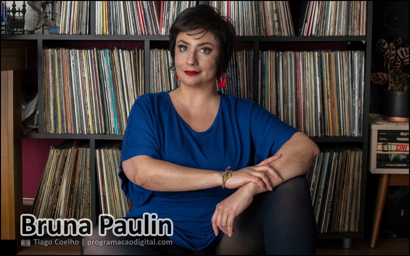 Bruna Paulin apresenta Sarau Meus Discos e Nada Mais no Espaço 373 em Porto Alegre - programacaodigital.com