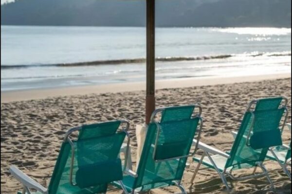 6 Motivos para se hospedar na Praia Alegre, em Penha (SC)