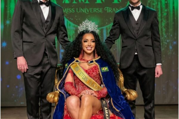 Miss Universe Trans Brasil 2025, Stephany Fonttine, com os Diretores Fabiano Biazon e Mateus Ahlert - programacaodigital.com