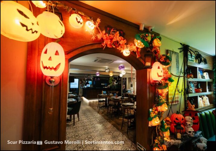 Scur Pizzaria em Gramado no clima de Halloween